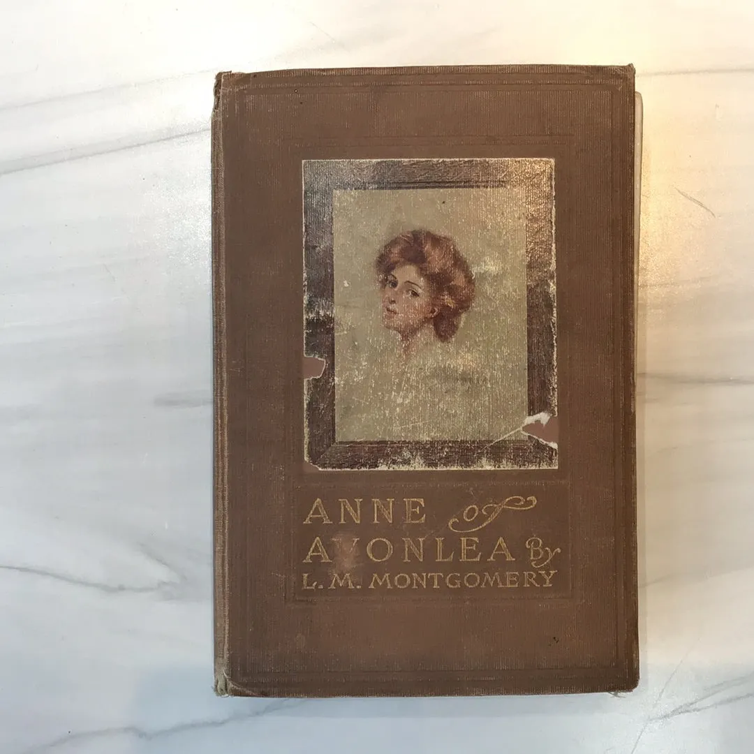 -Anne of Avonlea*