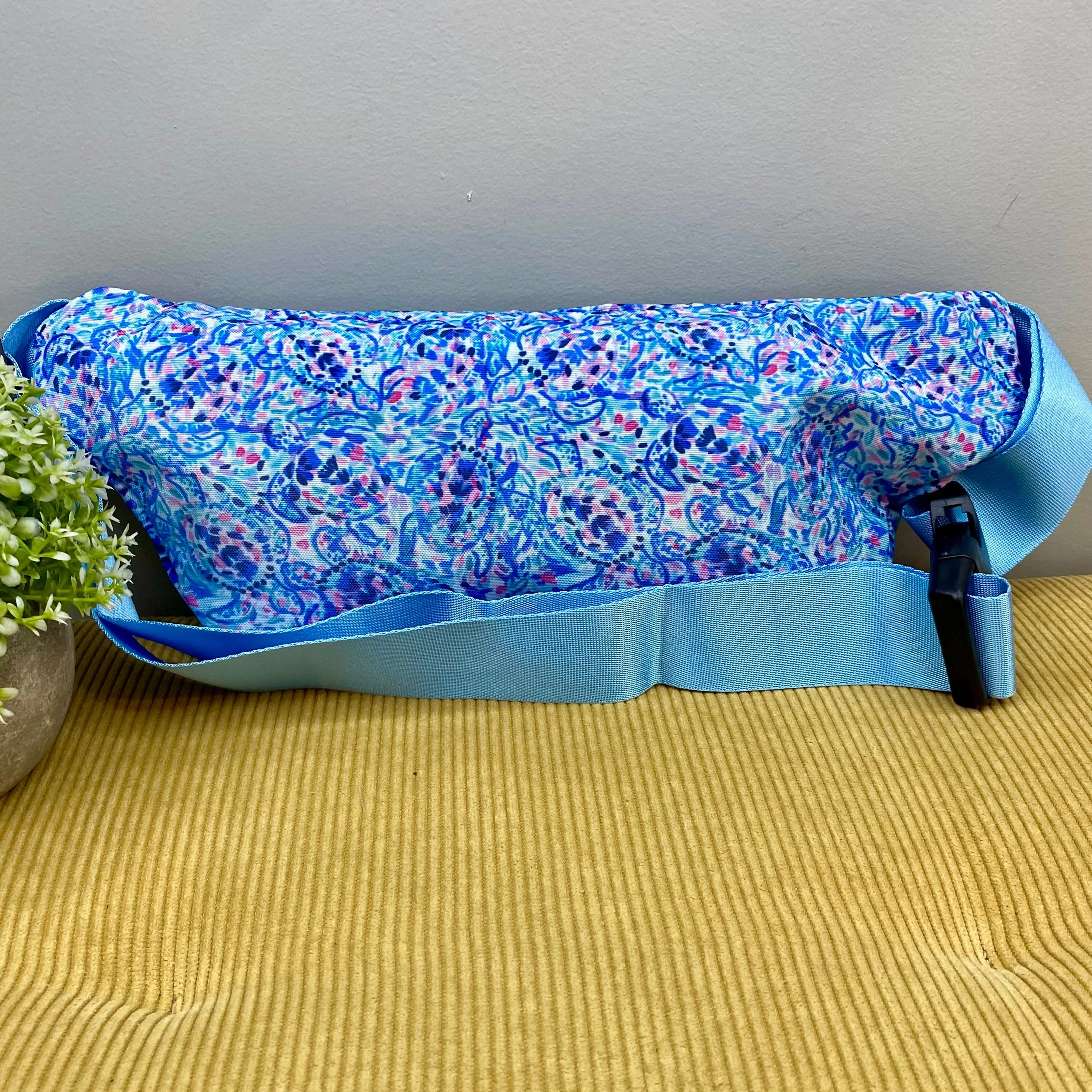 Fanny Pack Waist Bag - Blue Abstract Turtle