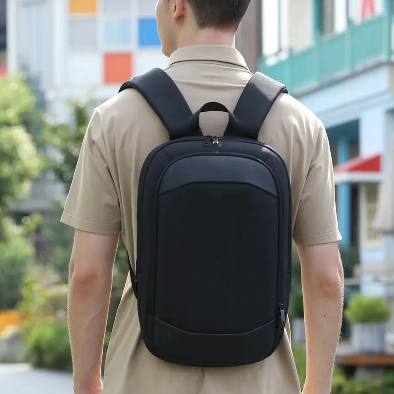 Heroic Knight 15.6-Inch Expandable Laptop Backpack
