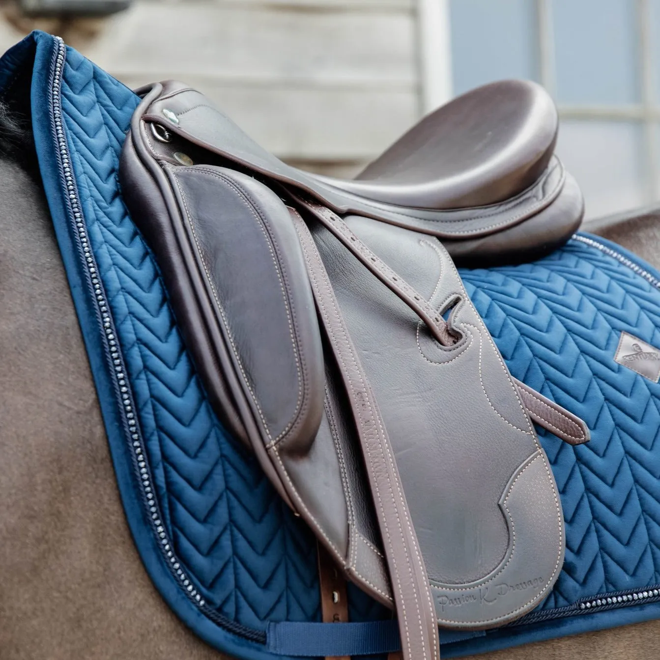 Kentucky Horsewear Saddle Pad Basic Velvet Pearls Dressage, Navy