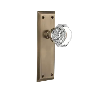 New York Long Plate with Waldorf Knob in Antique Brass